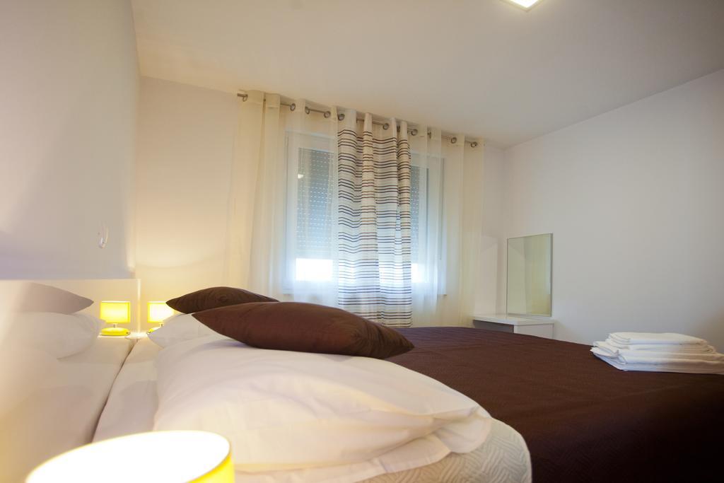 Apartments Diamond Podstrana Ruang foto