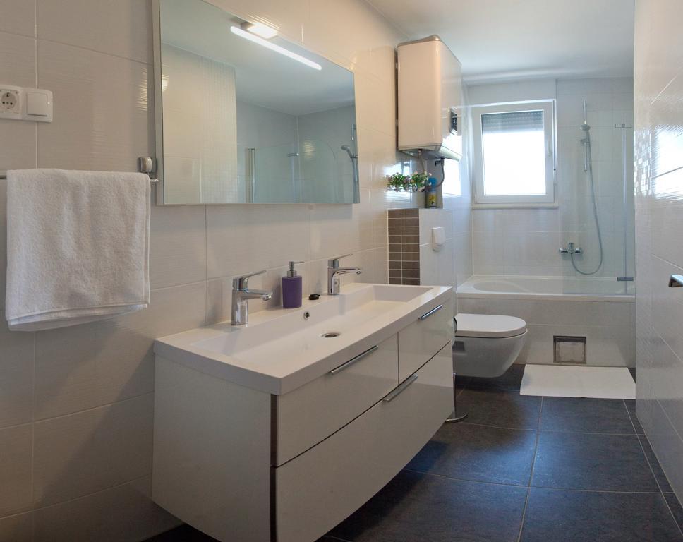 Apartments Diamond Podstrana Ruang foto