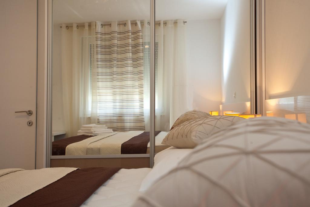 Apartments Diamond Podstrana Ruang foto